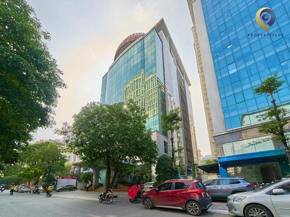 Tòa nhà Thành Công Building nhìn từ góc đường Duy Tân